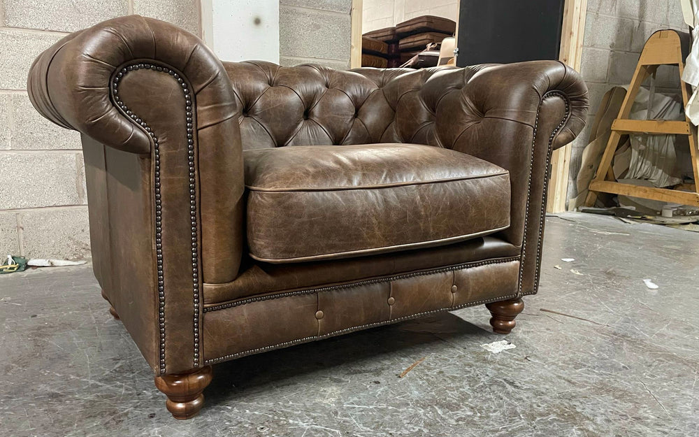 In stock - huxley snuggler Snuggler  in Dark brown 
